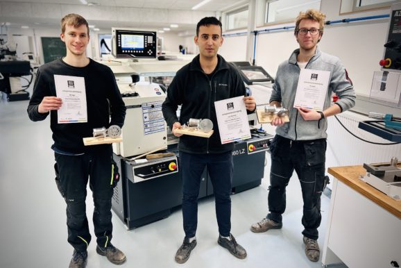 Studierende bauen Flammenfresser im MetallWERK