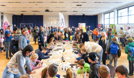 1.600 Kinder experimentieren beim großen MINTmachen