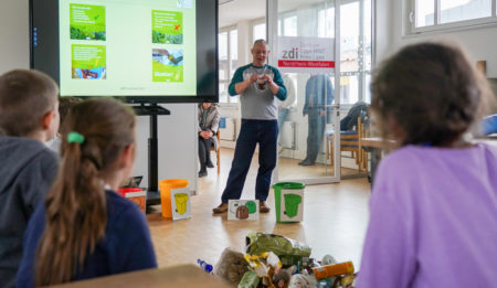 Die Abfall-Detektive: Auf Spurensuche nach dem richtigen Recycling!